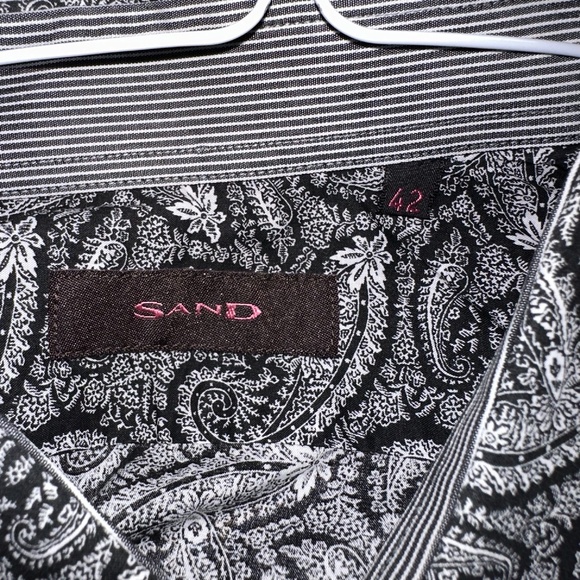 Sand Dress Shirt, Size 42 (L), Black and White Paisley Pattern - Picture 8 of 9